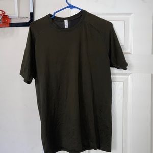 Lululemon t-shirt